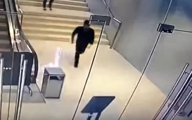 Αυτός είναι ο λόγος που οι τζαμαρίες θα πρέπει να έχουν σήμανση (βίντεο)